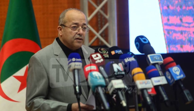 وزير الإتصال: علينا إضفاء قوانين جديدة تتماشى مع الإعلام الجديد