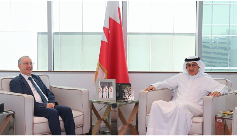 وزير الصناعة والتجارة والسياحة البحريني يستقبل سفير الجزائر الجديد