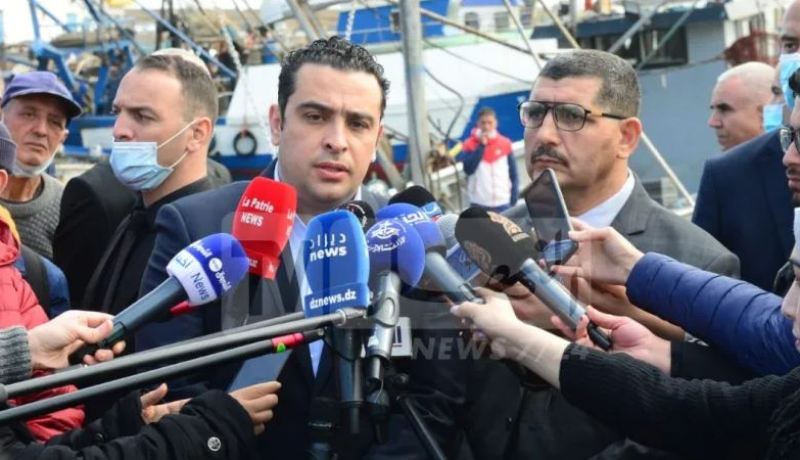 وزير الصيد يعزي عائلات الفقيدين لمو احمد وكانون حمزة