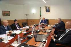 وزير النقل يجري اجتماعا مع المدير العام للشركة الوطنية للنقل بالسكك الحديدية