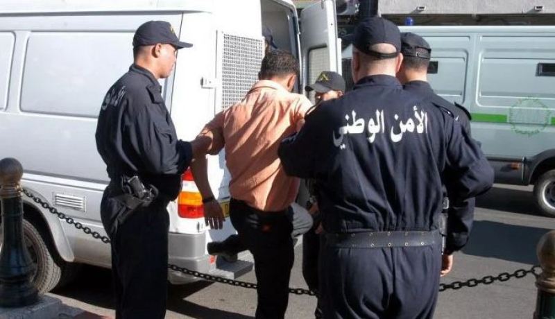 توقيف مسبوقين حاولا اختطاف طفلة أمام مسجد في الرويبة