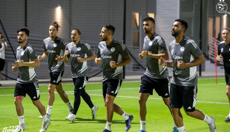 بالصور.. لاعبو الخضر يجرون أخر حصة تدريبية بقطر قبل موعد ايران