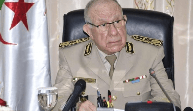 الفريق شنقريحة يعزي عائلة المرحوم اللواء ناموس حميدو