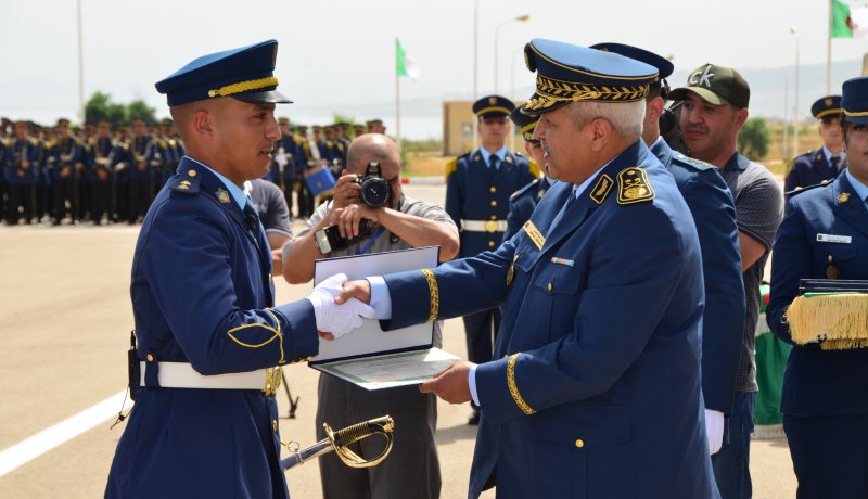 تخرج دفعات جديدة بالمدرسة العليا للدفاع الجوي عن الإقليم بالرغاية