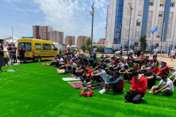 بالصور.. البعثات العربية تؤدي صلاة الجمعة بالقرية المتوسطية