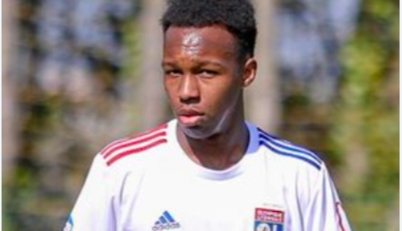 ليون يتحرّك لحماية الجزائري يانيس لاغا من أطماع الأندية الأوروبية