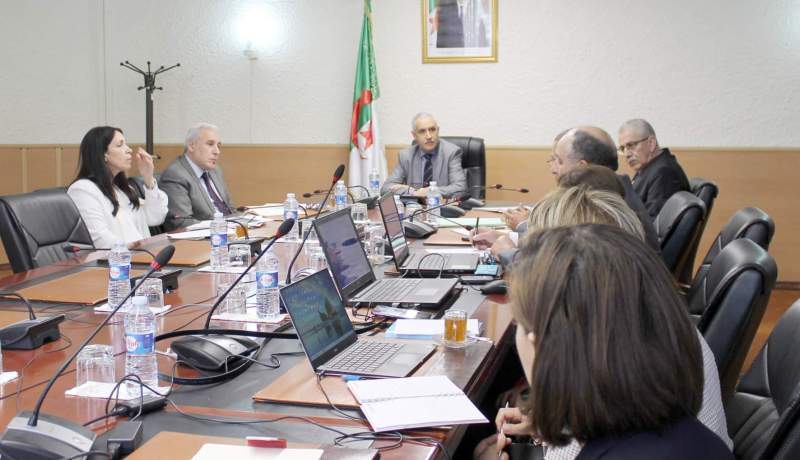 وزير النقل يدعو لتحسين خدمات الجوية الجزائرية وإعتماد الدفع الإلكتروني