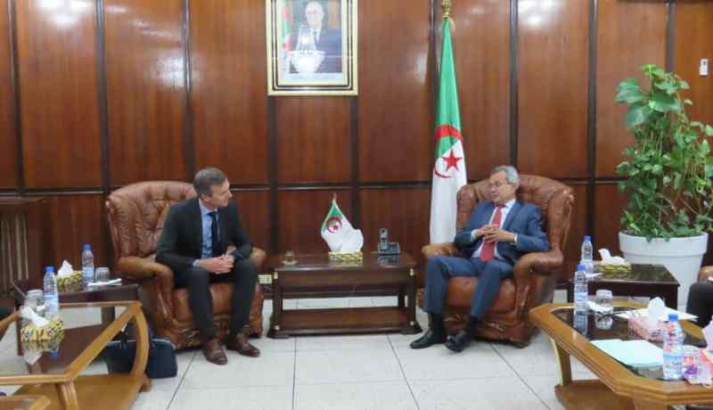 مخابر جونسون أند جونسون ترغب بتعزيز تواجدها بالجزائر