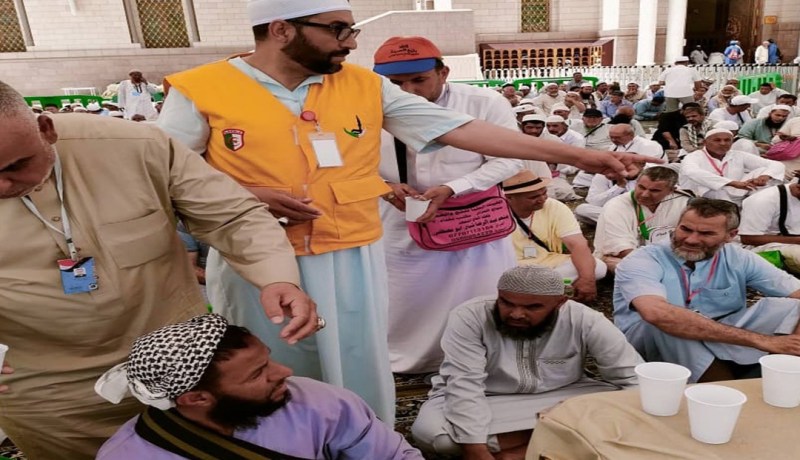السعودية تضع شروطا جديدة للصلاة بالروضة الشريفة