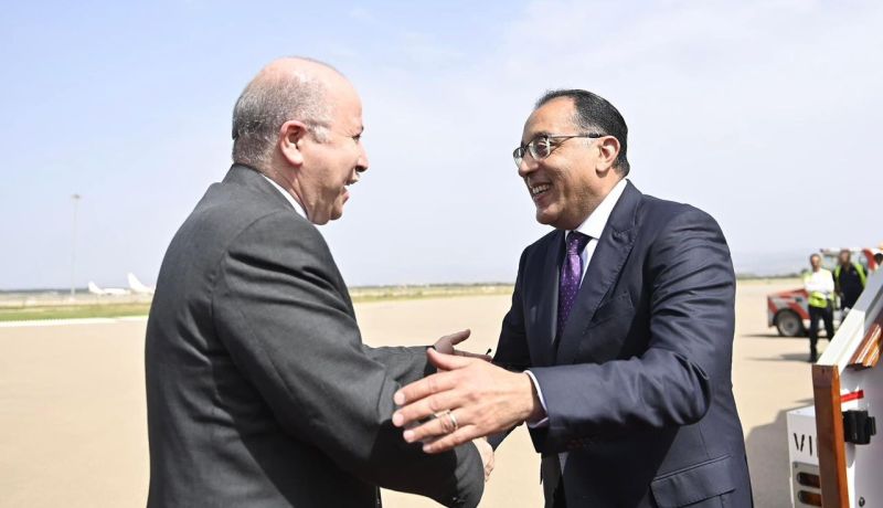 الوزير الأول يستقبل رئيس مجلس وزراء مصر