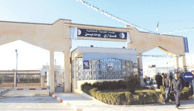 وزير الصحة يعاين مستشفى هواري بومدين بشلغوم العيد بزيارة مفاجئة