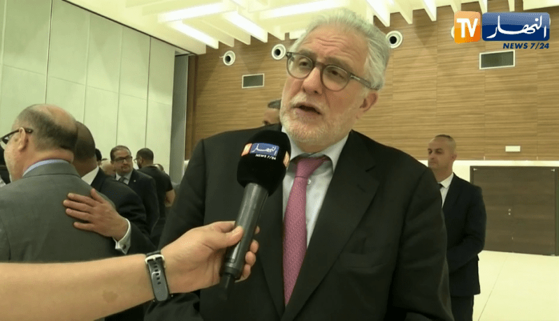 عميد مسجد باريس: نحن نعمل على توجيه مزدوجي الجنسية لحمل قميص المنتخب الوطني