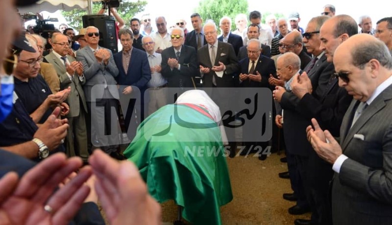 الناطق باسم الرئاسة السابق محند أوسعيد بلعيد يوارى الثرى بمقبرة سيدي يحيى