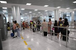 شرطة المطار توقف رجل أعمال صيني متلبسا بتهريب 50 ألف “أورو” الى موطنه