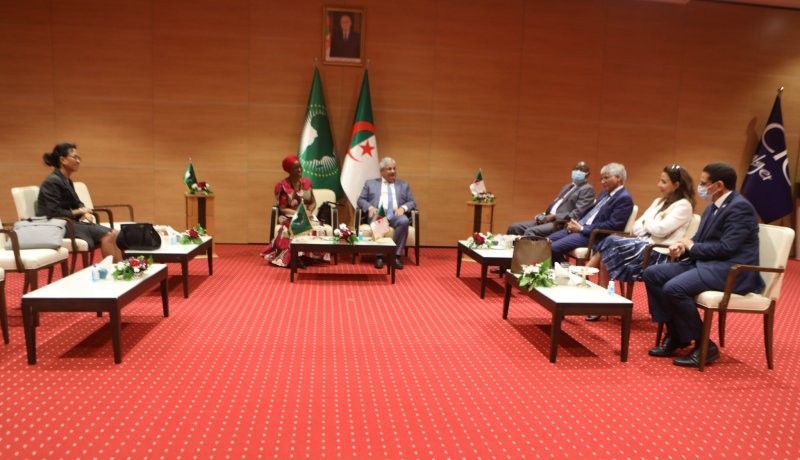 بن باحمد يستعرض مع الممثلين المعتمدين ترشّح الجزائر لاحتضان مقر الوكالة الإفريقية للأدوية