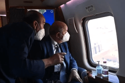 بالفيديو.. شاهد رئيس الجمهورية داخل المروحية الرئاسية متجها لعين الكرمة