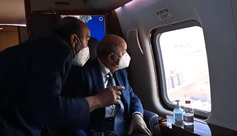 بالفيديو.. شاهد رئيس الجمهورية داخل المروحية الرئاسية متجها لعين الكرمة