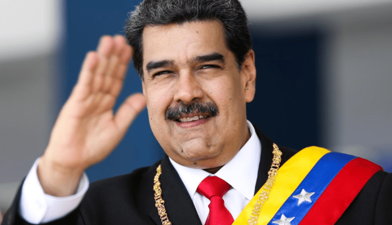 رئيس فنزويلا يحل بالجزائر