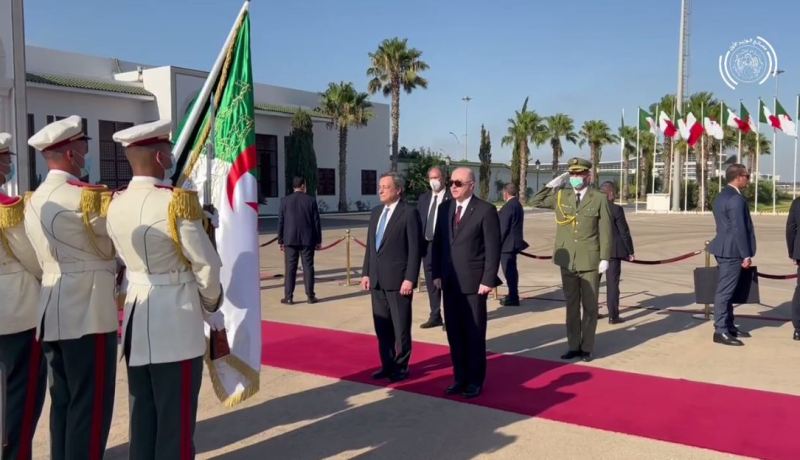رئيس مجلس الوزراء الإيطالي ماريو دراغي يغادر الجزائر