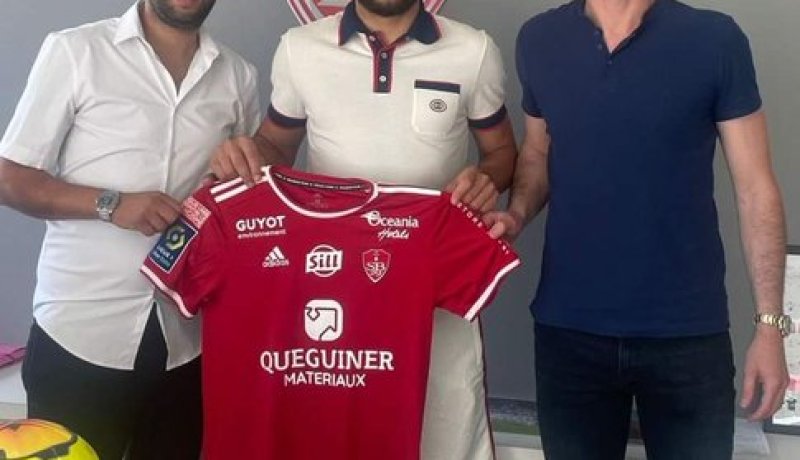 رسميا.. بريست يُعلن تجديد عقد بلايلي