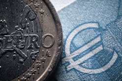 الأورو دون الدولار.. لأول مرة منذ 20 عاما