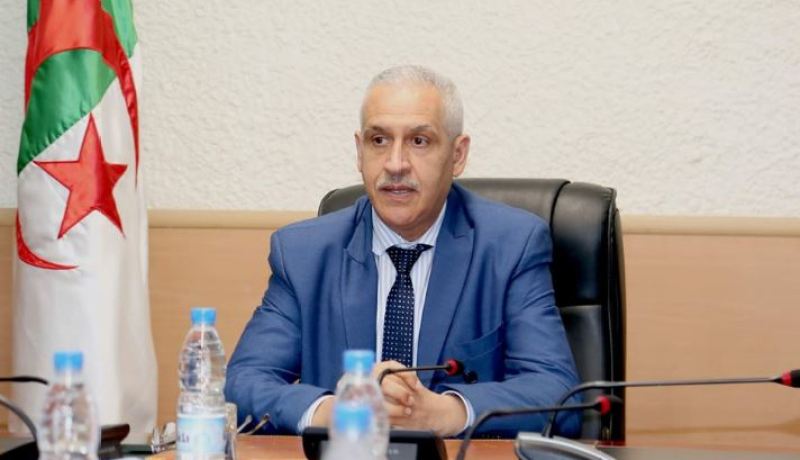  وزير النقل يشرف على إجتماع خصص لمجال صناعة الحاويات