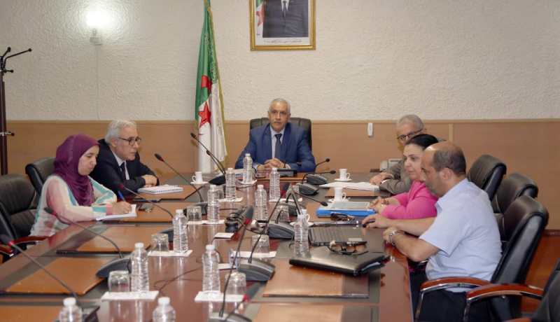 وزير النقل يترأس اجتماعا لإعادة هيكلة الشركة الوطنية للملاحة البحرية