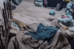 مُقيدون بالسلاسل.. رجل يحبس أفراد عائلته 17 عاما!