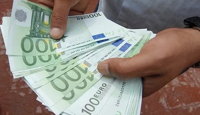 هذا سعر 100 أورو في “السكوار”