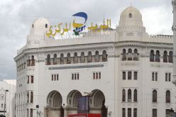 بسبب 5 ملايين سنتيم.. 3 مسبوقين يعتدون على عشريني أمام البريد