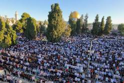 150 ألف مصل يؤدون صلاة عيد الأضحى في رحاب المسجد الأقصى