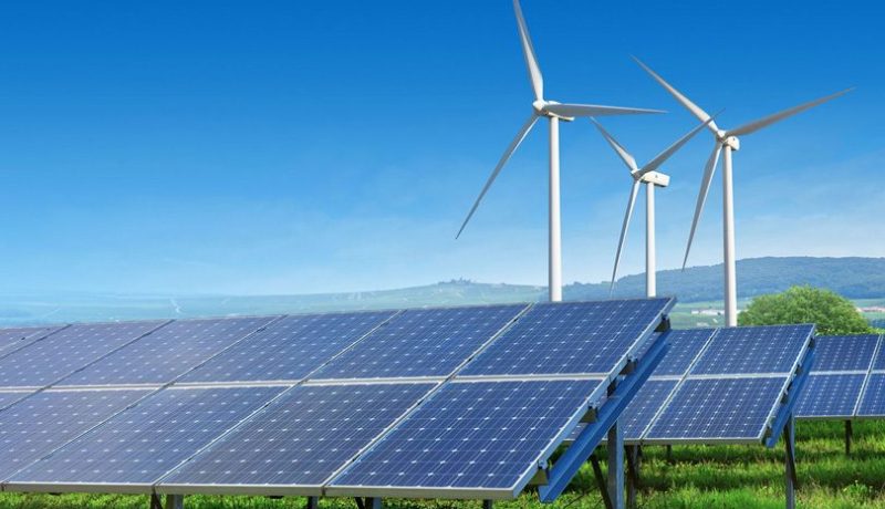 طاقات متجددة: إنجاز نحو 100 نموذج من الألواح الشمسية خلال 10 سنوات