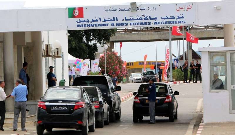 الجمارك: تسهيلات لتخفيف وتسريع إجراءات تنقل الجزائريين إلى تونس