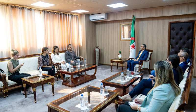 رئيس الاتحاد الدولي للملاكمة: دورات دولية بالجزائر مستقبلا