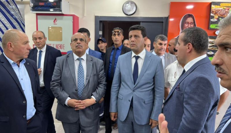 وزير السياحة: نشاط صيد المرجان قيد التنظيم