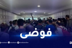 بالفيديو..الجزائريون يحتجون في مطار تونس بعد تأجيل الرحلة 3 مرات