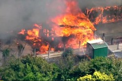 بريطانيا: الحرائق تدمر عشرات المباني وتتلف الغابات