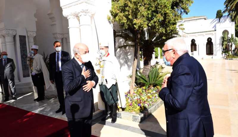 رئيس الجمهورية يتلقى اتصالا من الرئيس الأسبق زروال وهذا ما دار بينهما