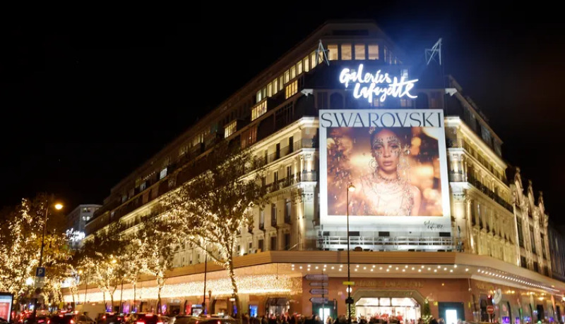 فرنسا تمنع الإعلانات المضيئة ليلا لتقليل استهلاك الكهرباء