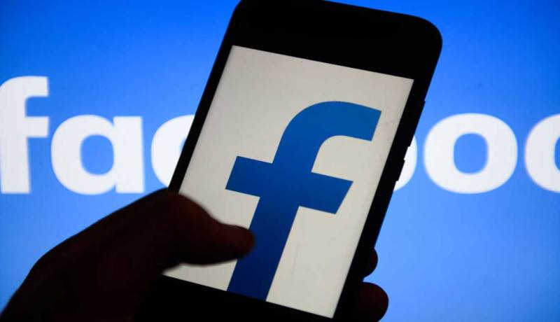 إرسال طلبات صداقة تلقائيًا.. ماذا يحدث في فيسبوك؟