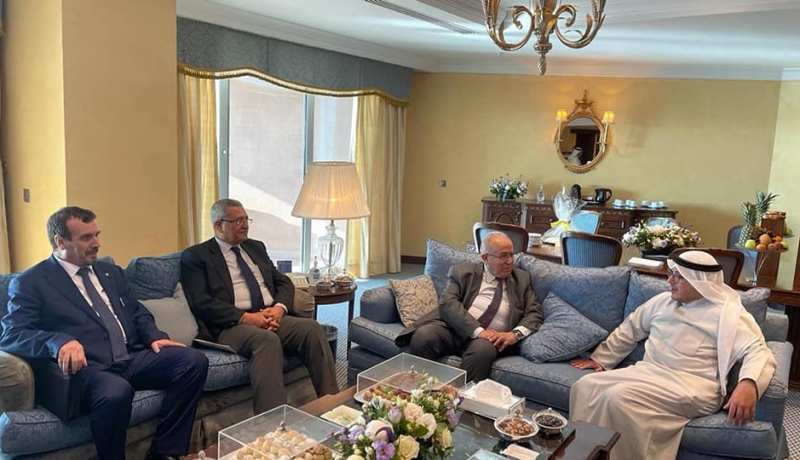 لعمامرة يجري محادثات مع نظرائه من تونس والكويت