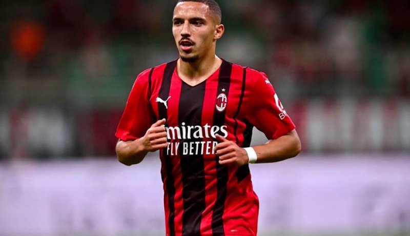 بن ناصر أساسيا رفقة الميلان في مواجهة أودينيزي