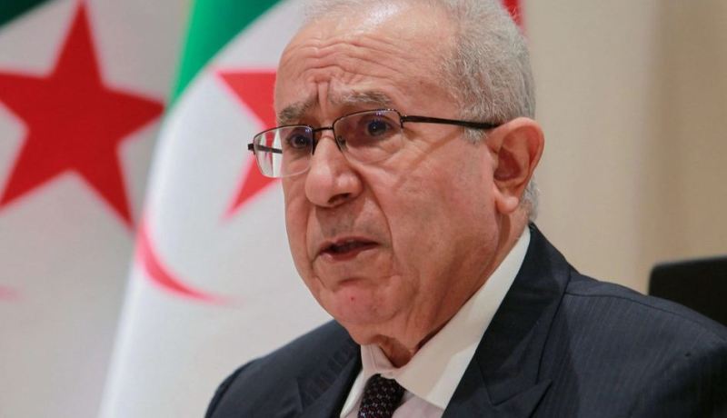 لعمامرة يسلم رسالة خطية من الرئيس تبون لنظيره الاذربيجاني