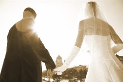 عاصمي جاد يعدك بحياة كلها مسرات