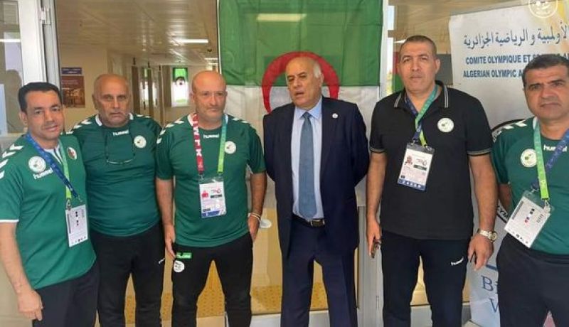 بالصور.. بعثة المنتخب الأولمبي تحظى بزيارة رئيس الإتحاد الفلسطيني