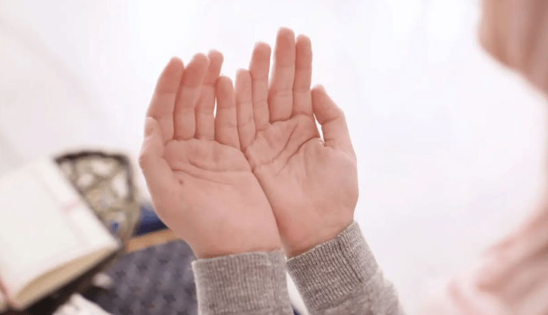 لا تنسوا الدعاء.. اللهم أنت أحق من ذُكر