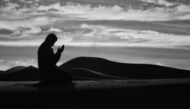 لا تنسوا الدعاء فهو عبادة يحبها الله..