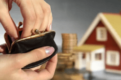 زوجي يسرف في الإنفاق على أهله..