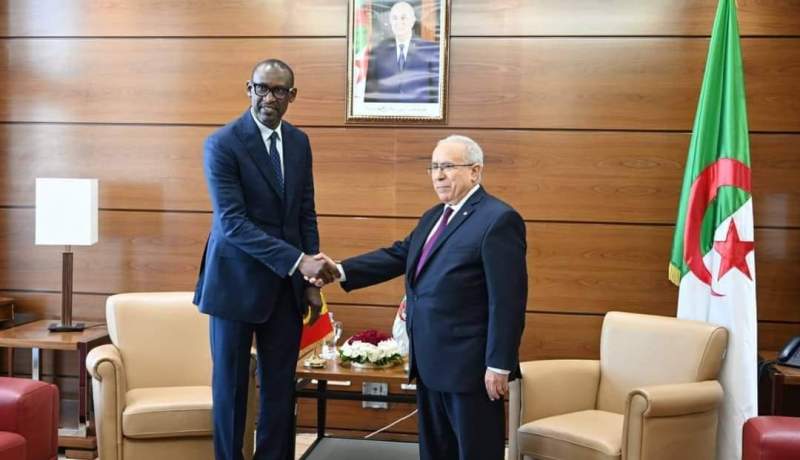 لعمامرة يبحث مع نظيره المالي تعزيز التعاون الثنائي