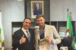 بالصور.. صيود يحظى بتكريم من الرئيس المدير العام لشركة موبيليس